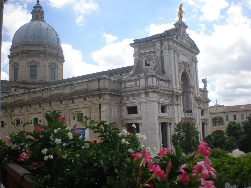 Piazza Degli Angeli Hotel Assisi Buitenkant foto